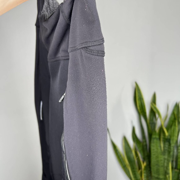 Lululemon Black Run: Free Pants 8 - Picture 5 of 6